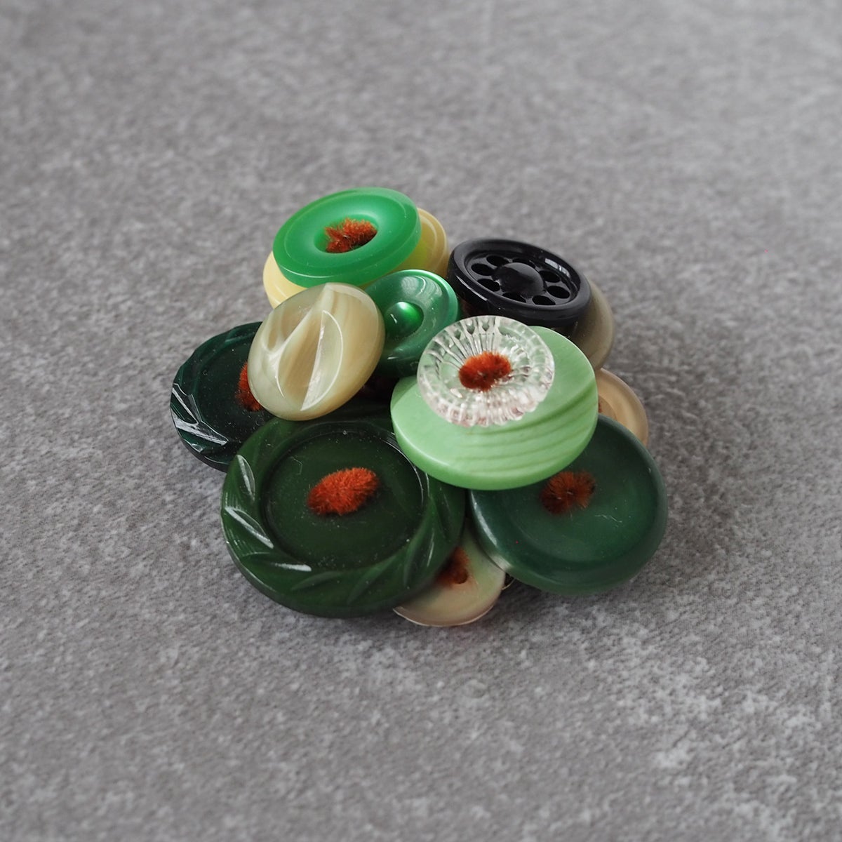 キット】ボタンブローチ オリーブグリーン | 発売記念ノベルティは6/22